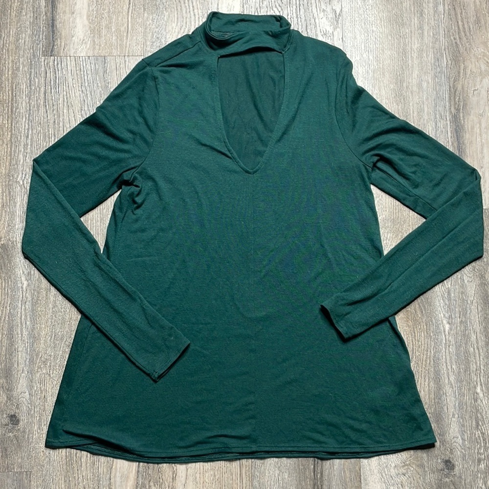 Express Women’s Forest Green Keyhole V Neck Long Sleeve Shirt, size small